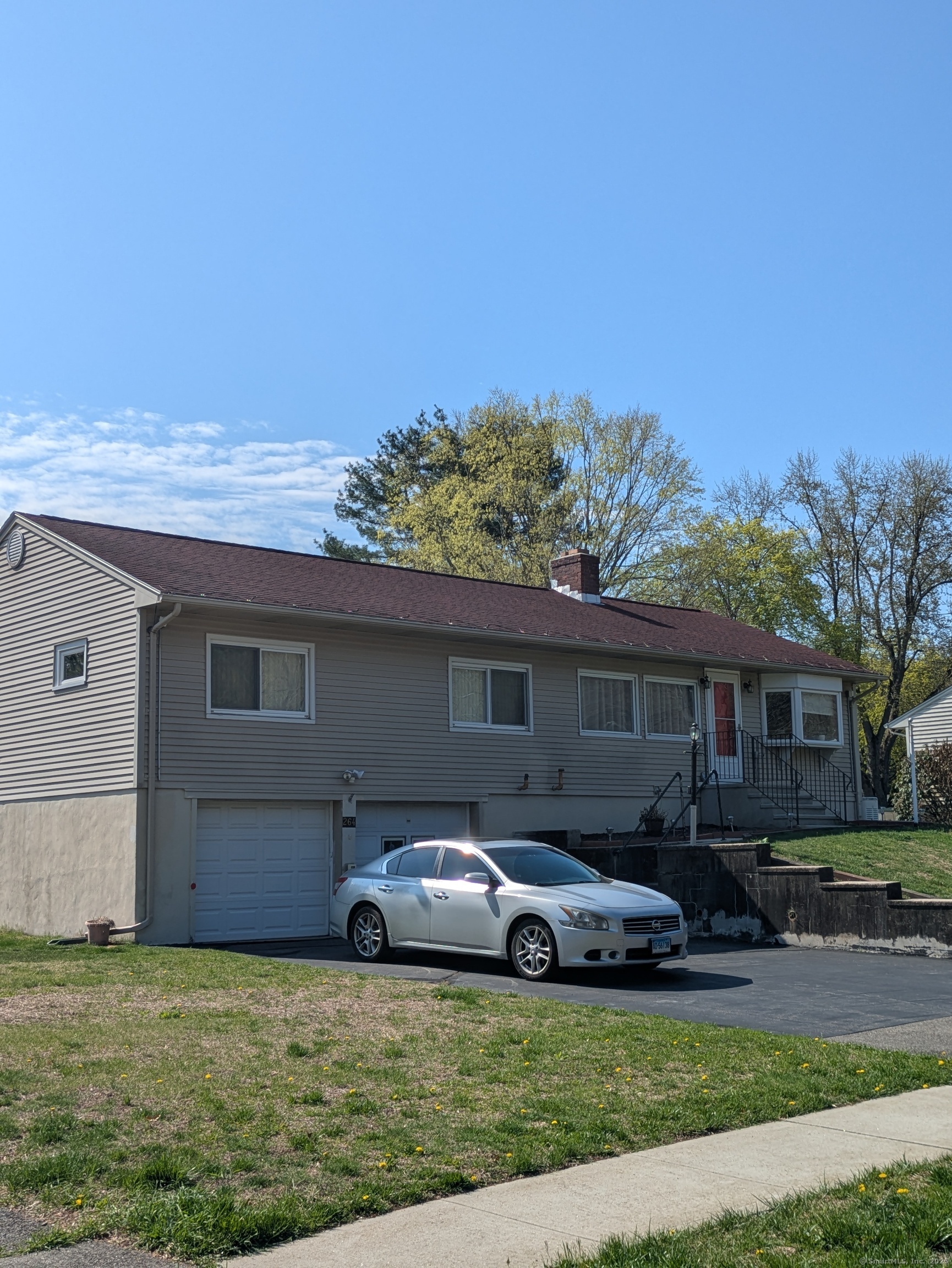 Property Photo: 264 Timber Lane CT 06410