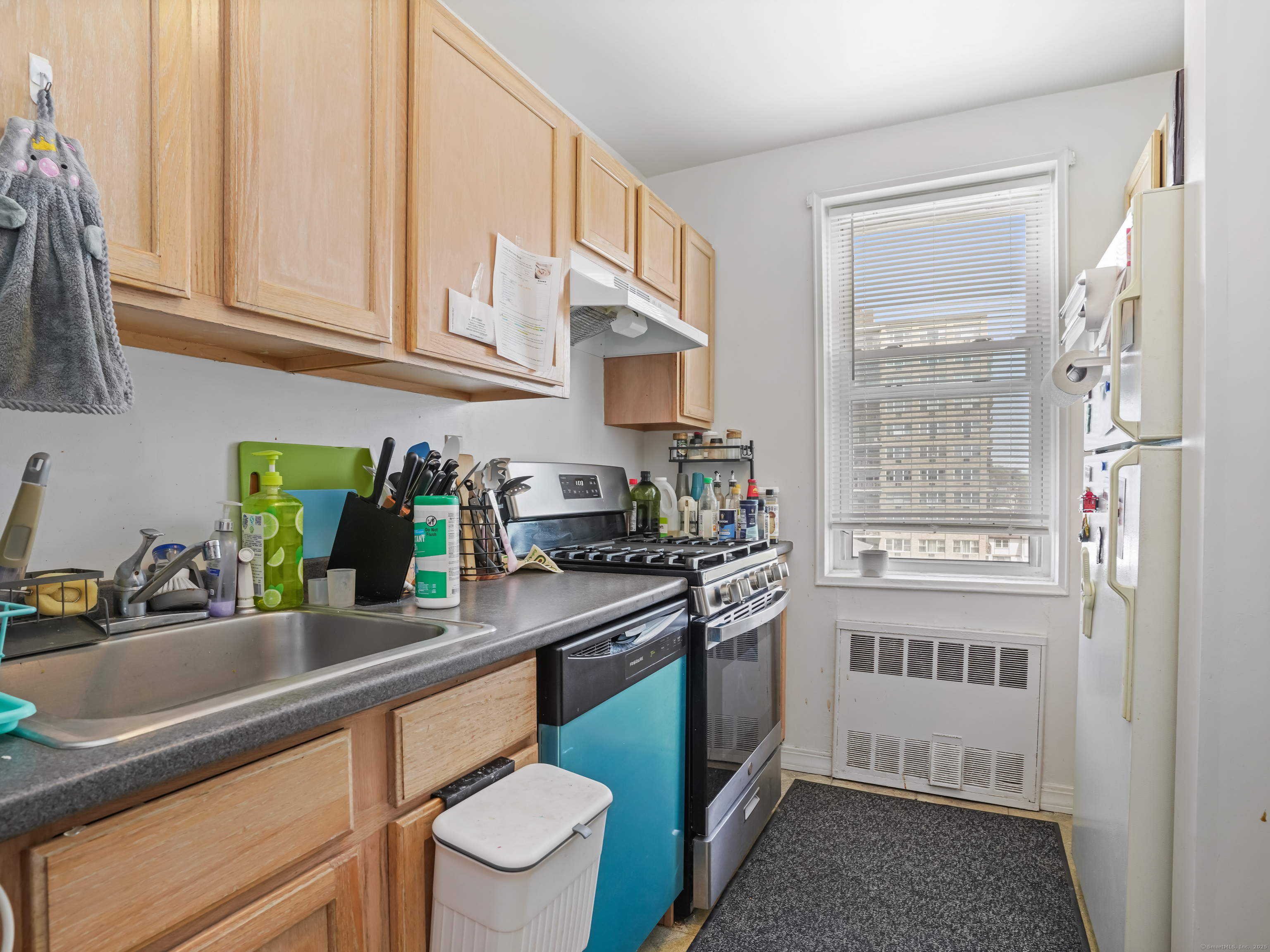 Property Photo: 39 Glenbrook Road Apt 5Y CT 06902