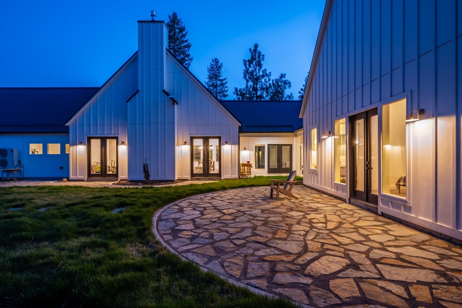 Property Photo:  5111 E Riverville Ln  WA 99003 