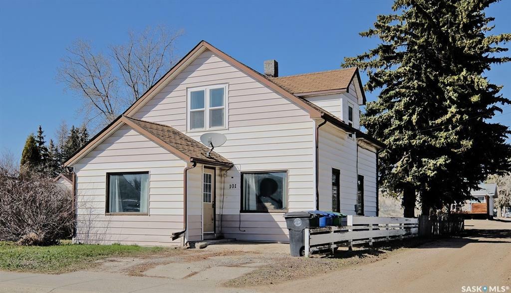 Property Photo: 101 4th Avenue W SK S0K 0M0