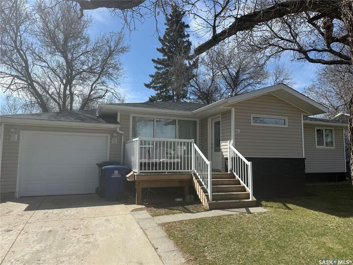 20 Scott Crescent  Weyburn SK S4H 1T6 photo