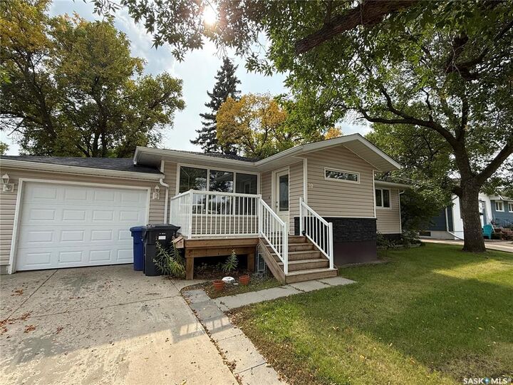 20 Scott Crescent  Weyburn SK S4H 1T6 photo