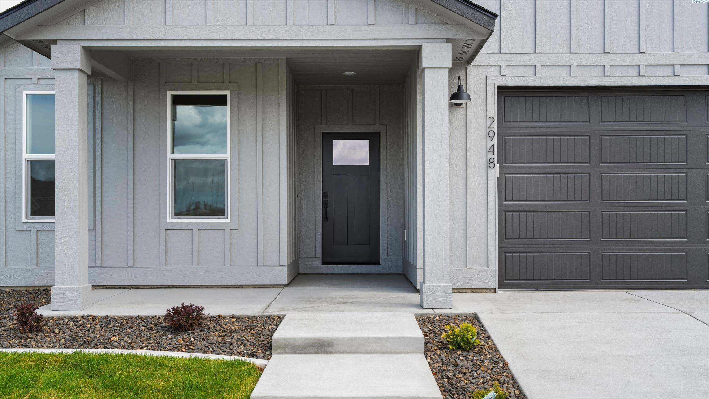 Property Photo: 2948 Tarragon Avenue WA 99352