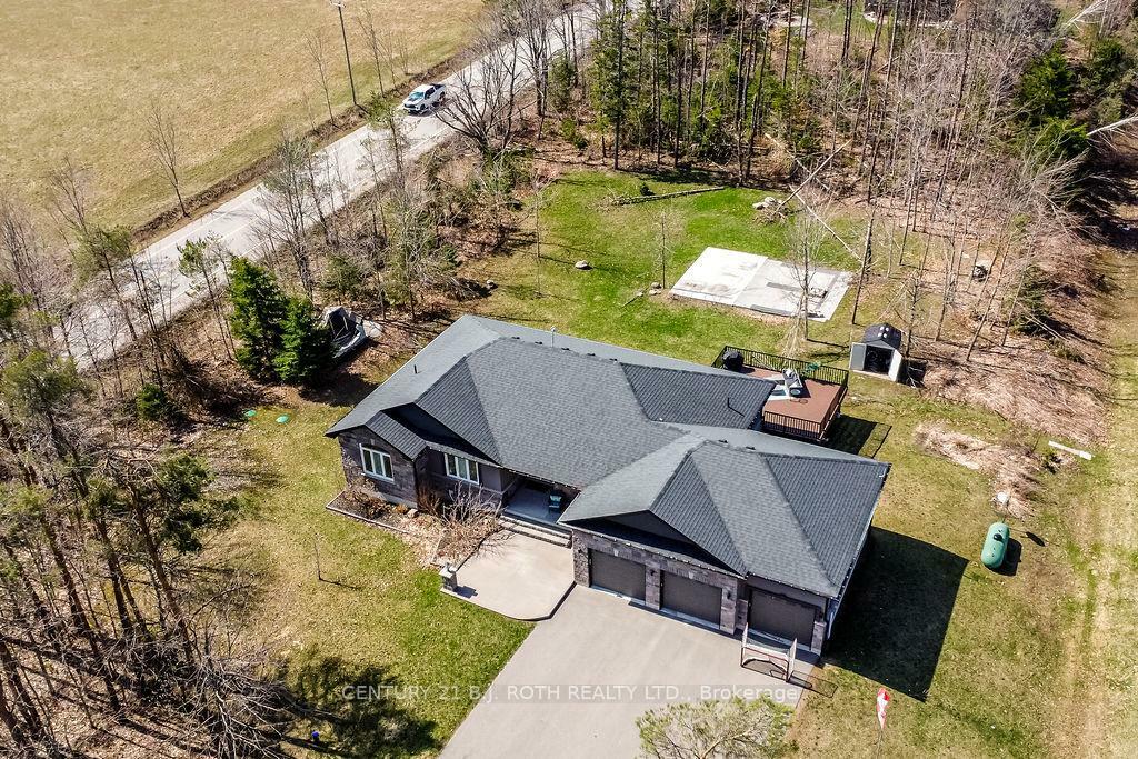 Property Photo: 27 Houben Crescent ON L0L 1T0