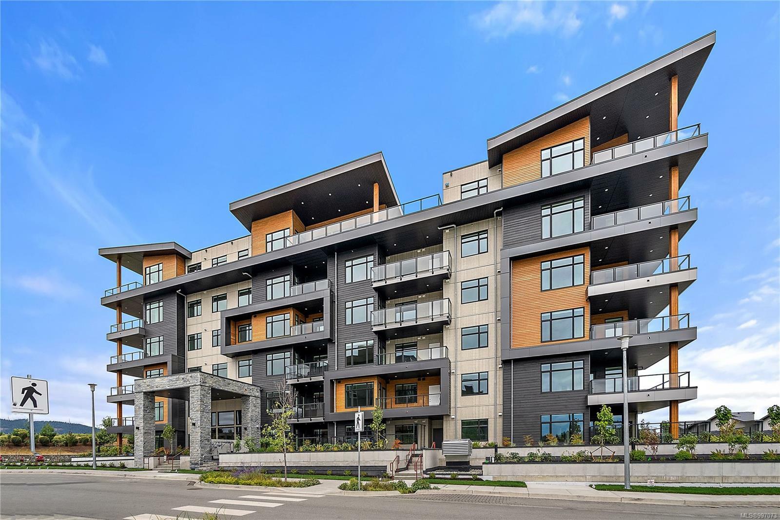 Property Photo: 2520 Hackett Cres 308 BC V8M 0B9
