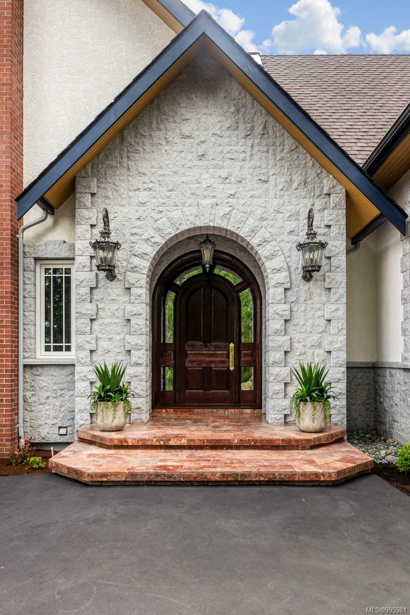 Property Photo:  625 Lorimer Pl  BC V9B 6G3 