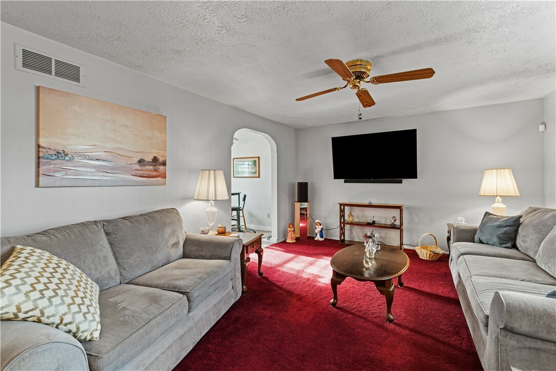 Property Photo: 713 Blueberry St PA 15122