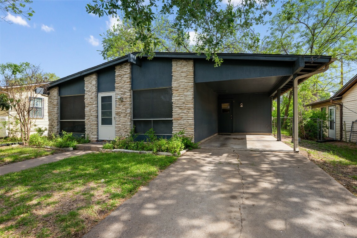 Property Photo: 4704 Oak Cliff Drive TX 78721