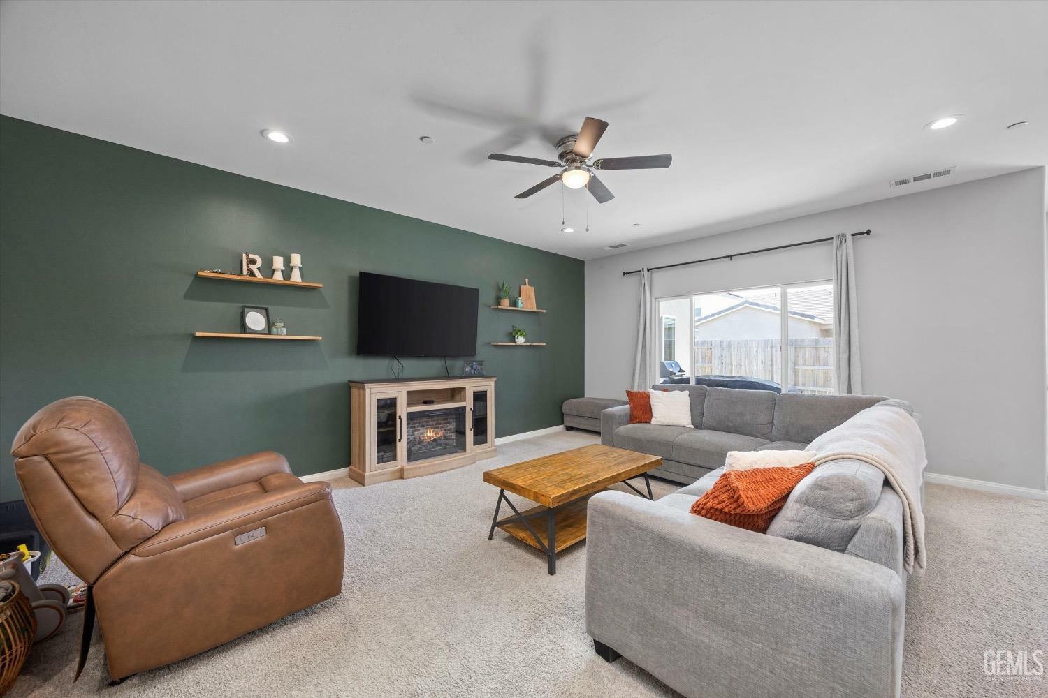 Property Photo: 8409 Jean Anne Street CA 93314