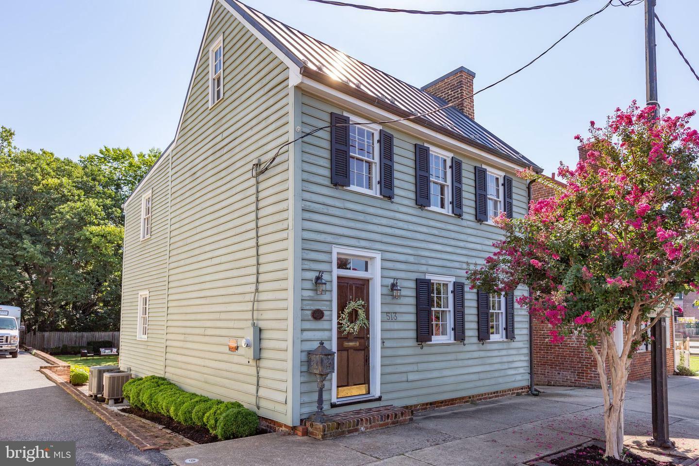 Property Photo: 513 Princess Anne Street VA 22401