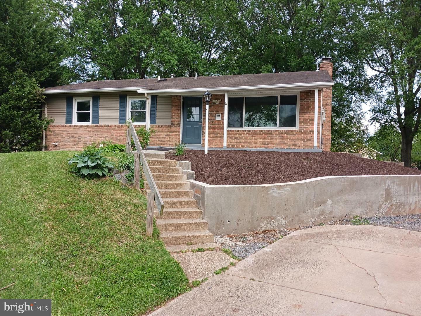 Property Photo: 9875 McGill Court VA 20109