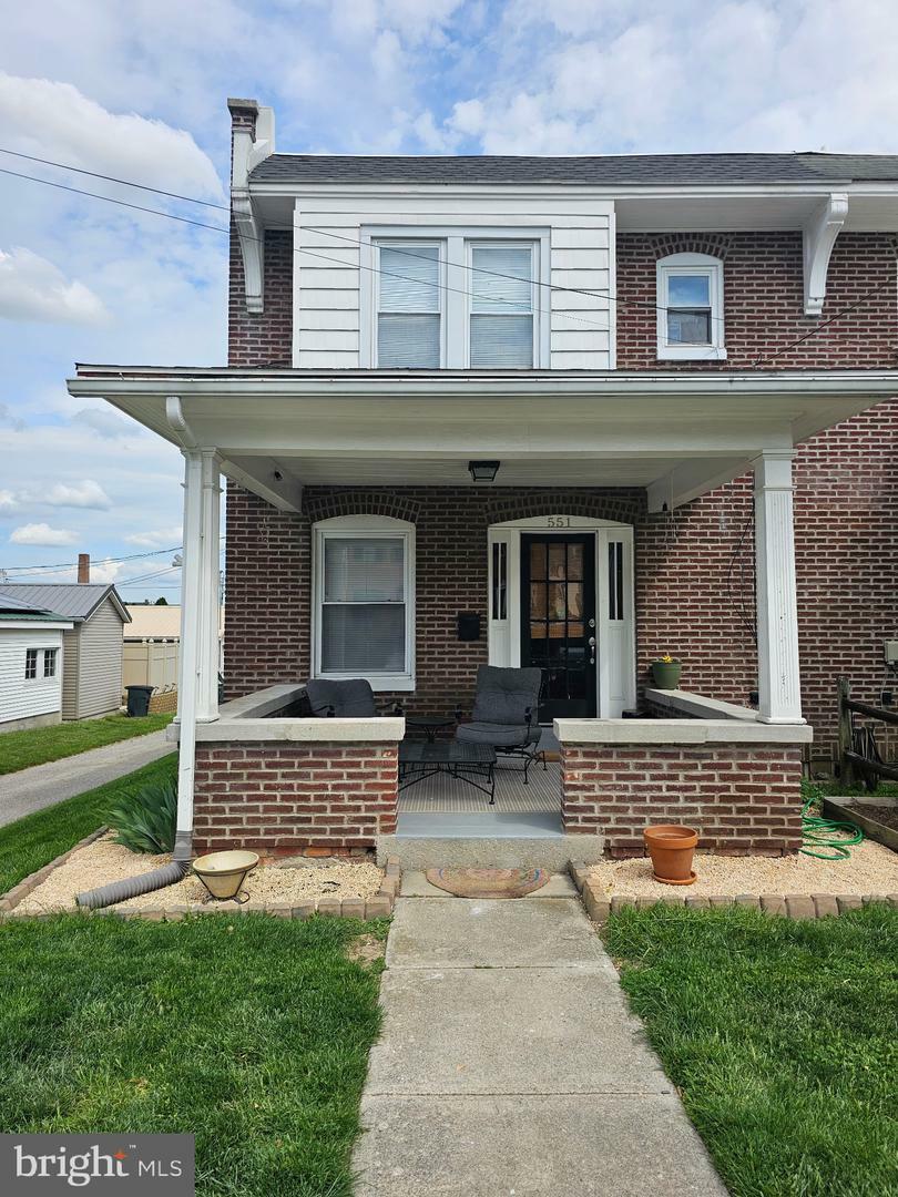 Property Photo: 551 E Walnut Street PA 17331