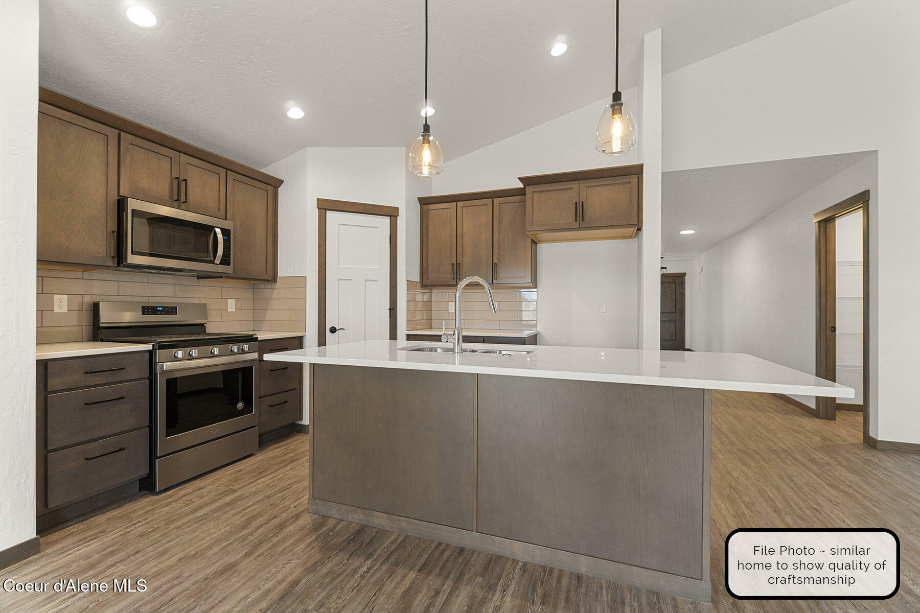 Property Photo: Lt 7 Blk 1 E Valley St ID 83822