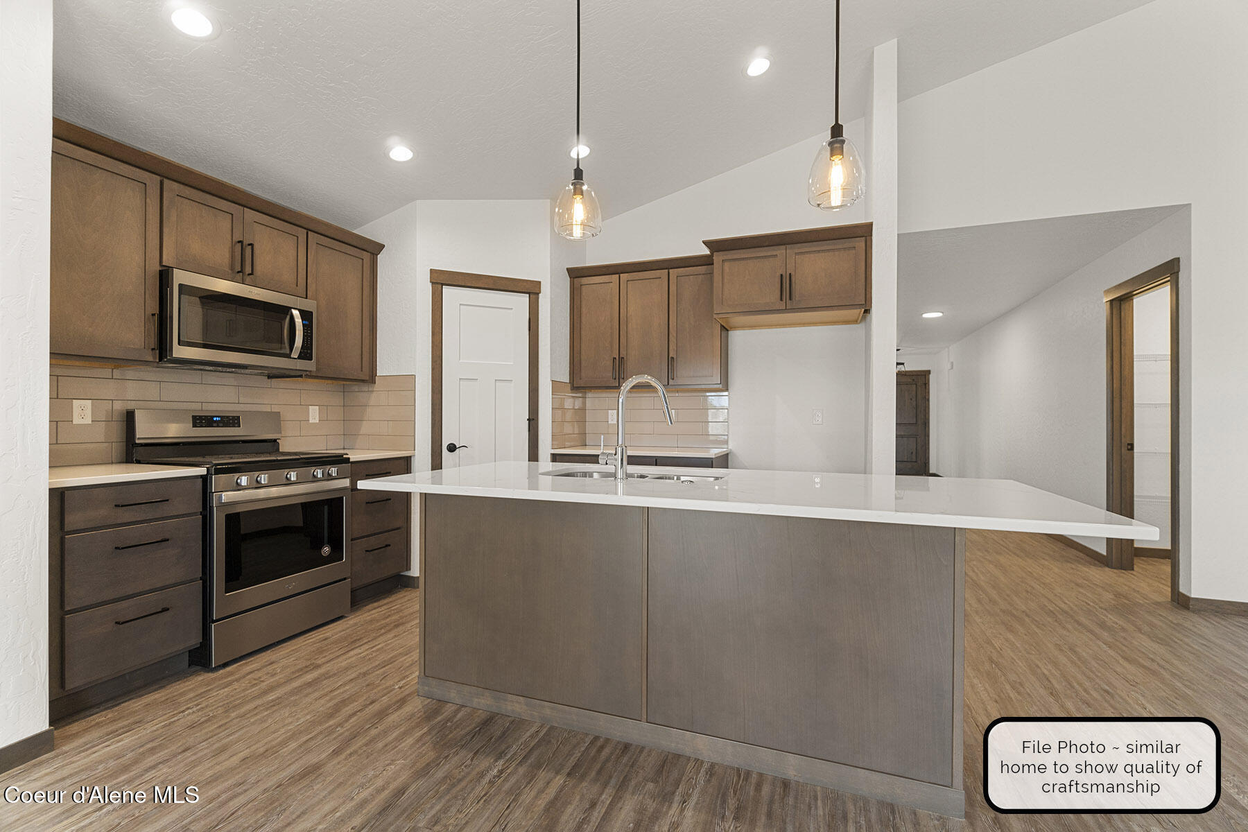 Property Photo: Lt 7 Blk 1 E Valley St ID 83822