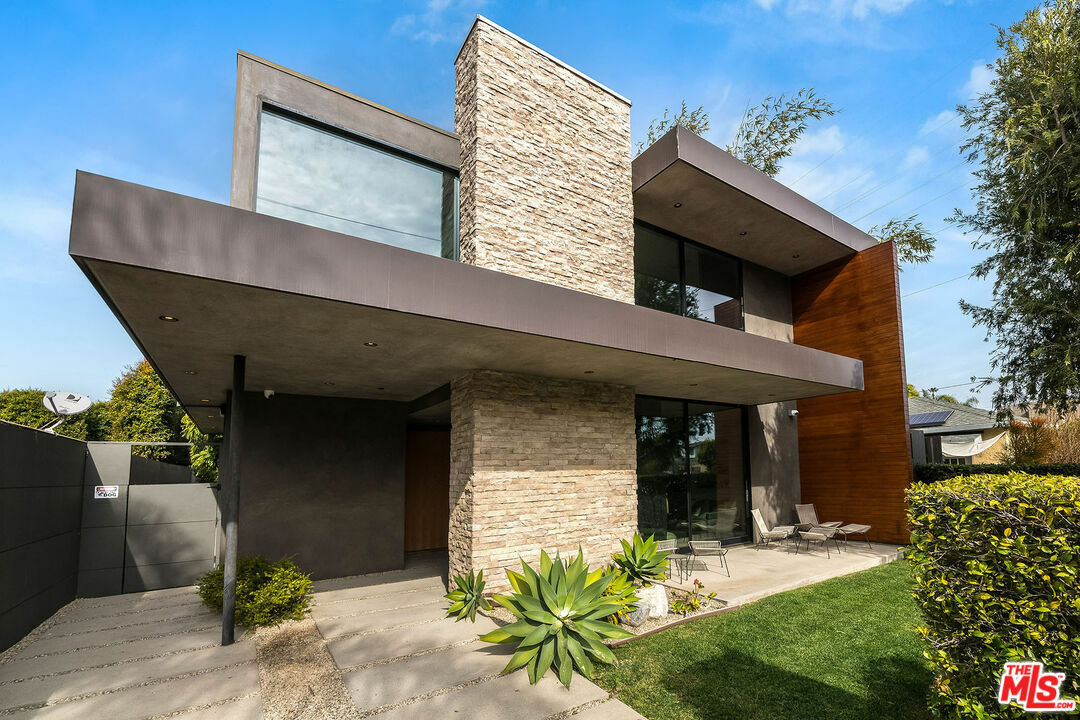 Property Photo: 1385 Palms Blvd CA 90291