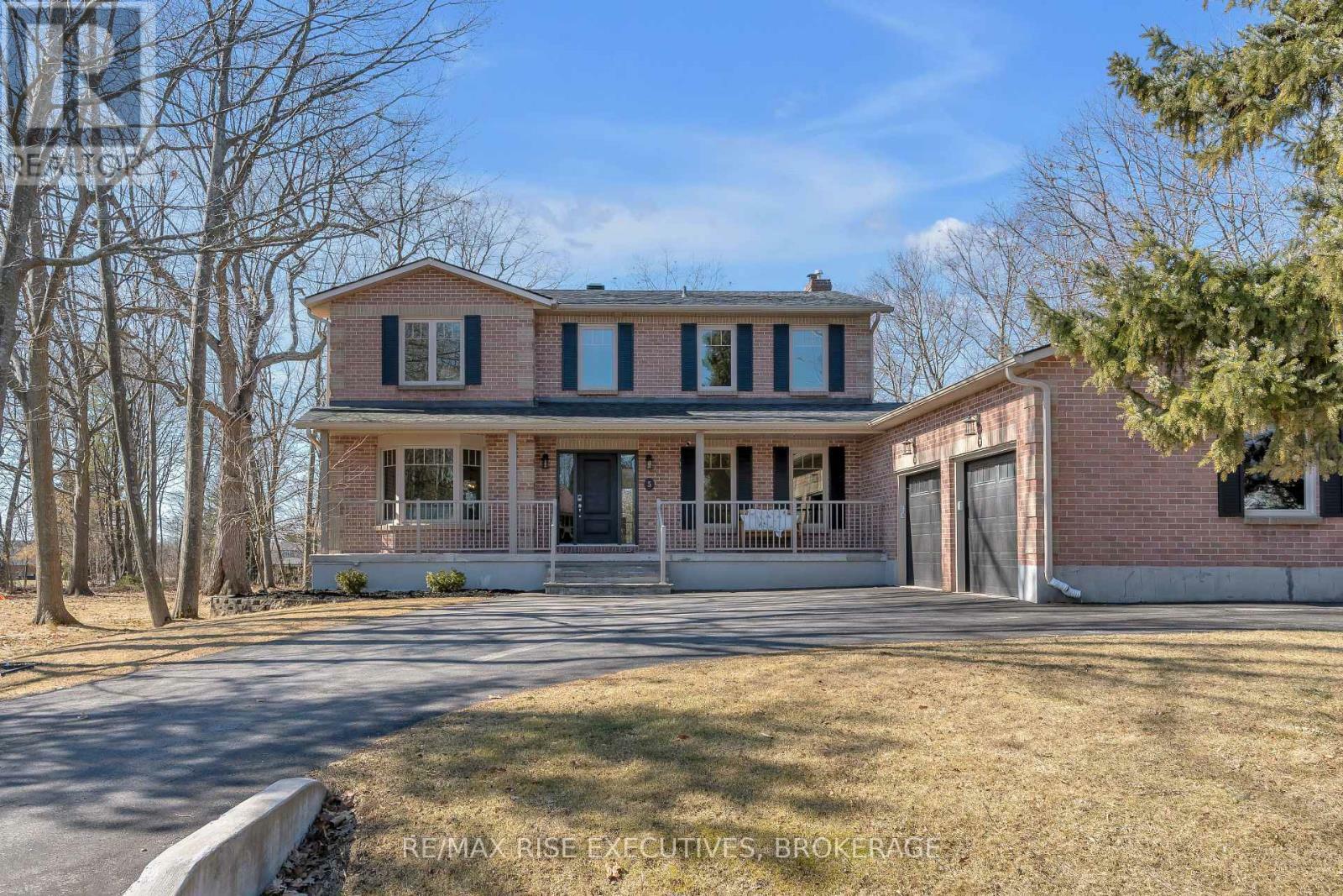 Property Photo: 5 Faircrest Boulevard ON K7L 4V1