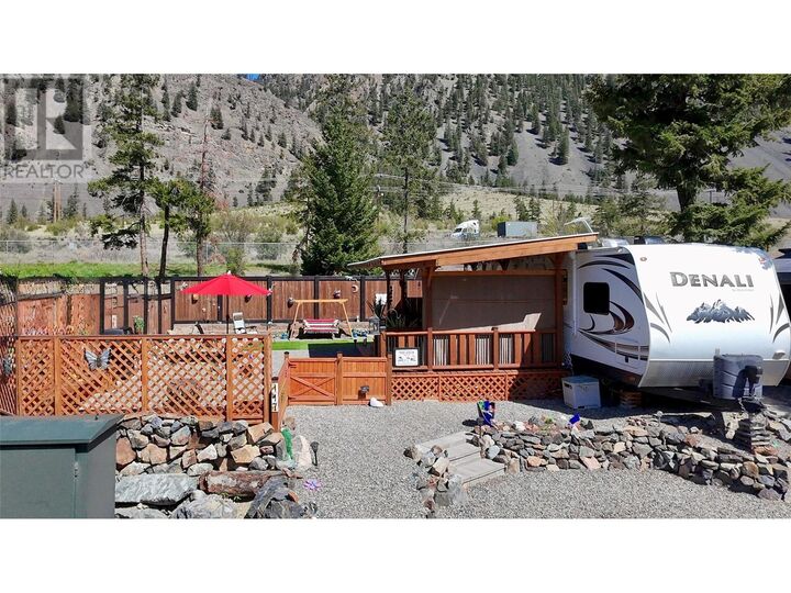Property Photo: 4354 Hwy 3 Highway 117 BC V0X 1N1