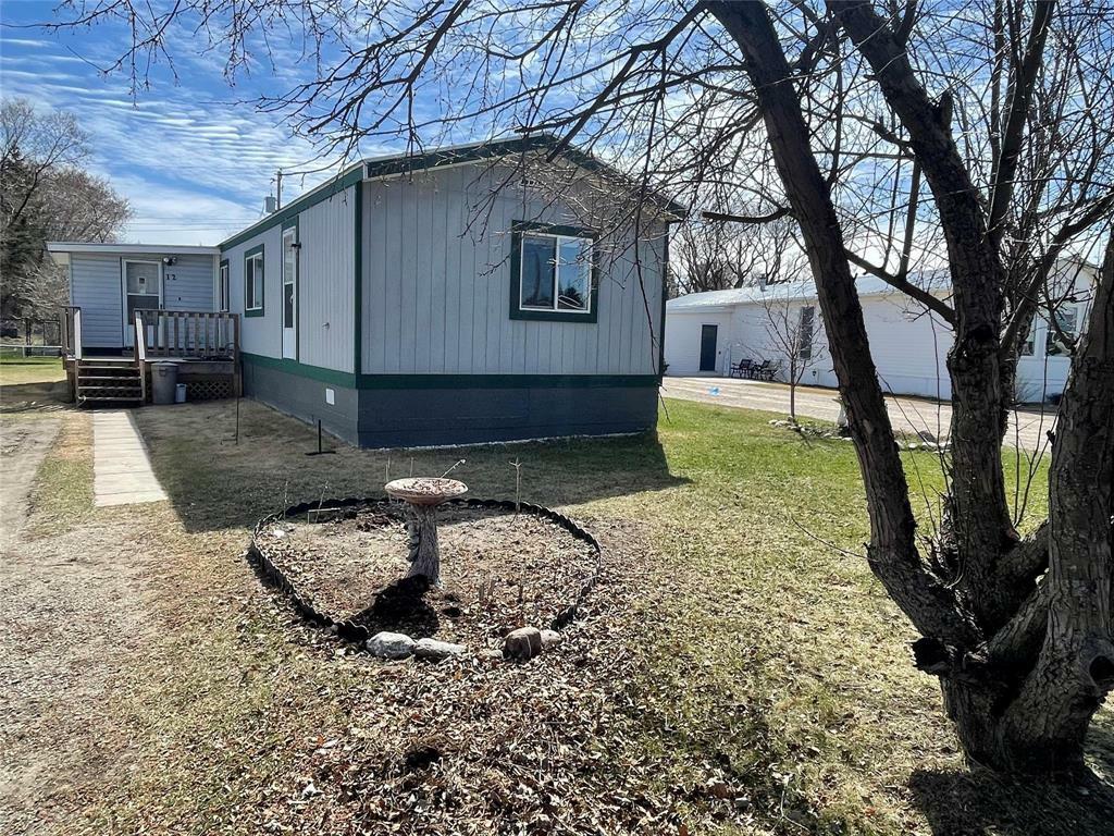 Property Photo: 12 Baron Bay MB R0K 0H0