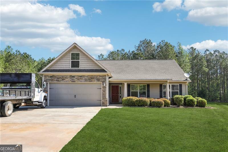Property Photo: 111 Bridle Path GA 30224