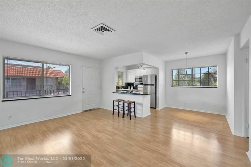 Property Photo: 3030 NE 5th Ter 8 FL 33334