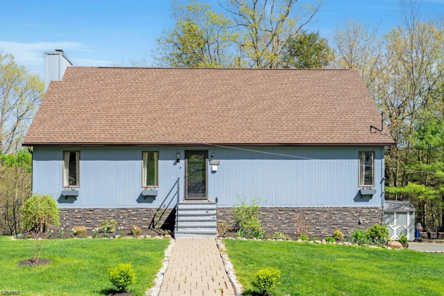 Property Photo: 40 Kinswood Rd NJ 07421