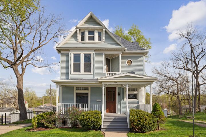Property Photo: 218 E Howard Street IA 50054