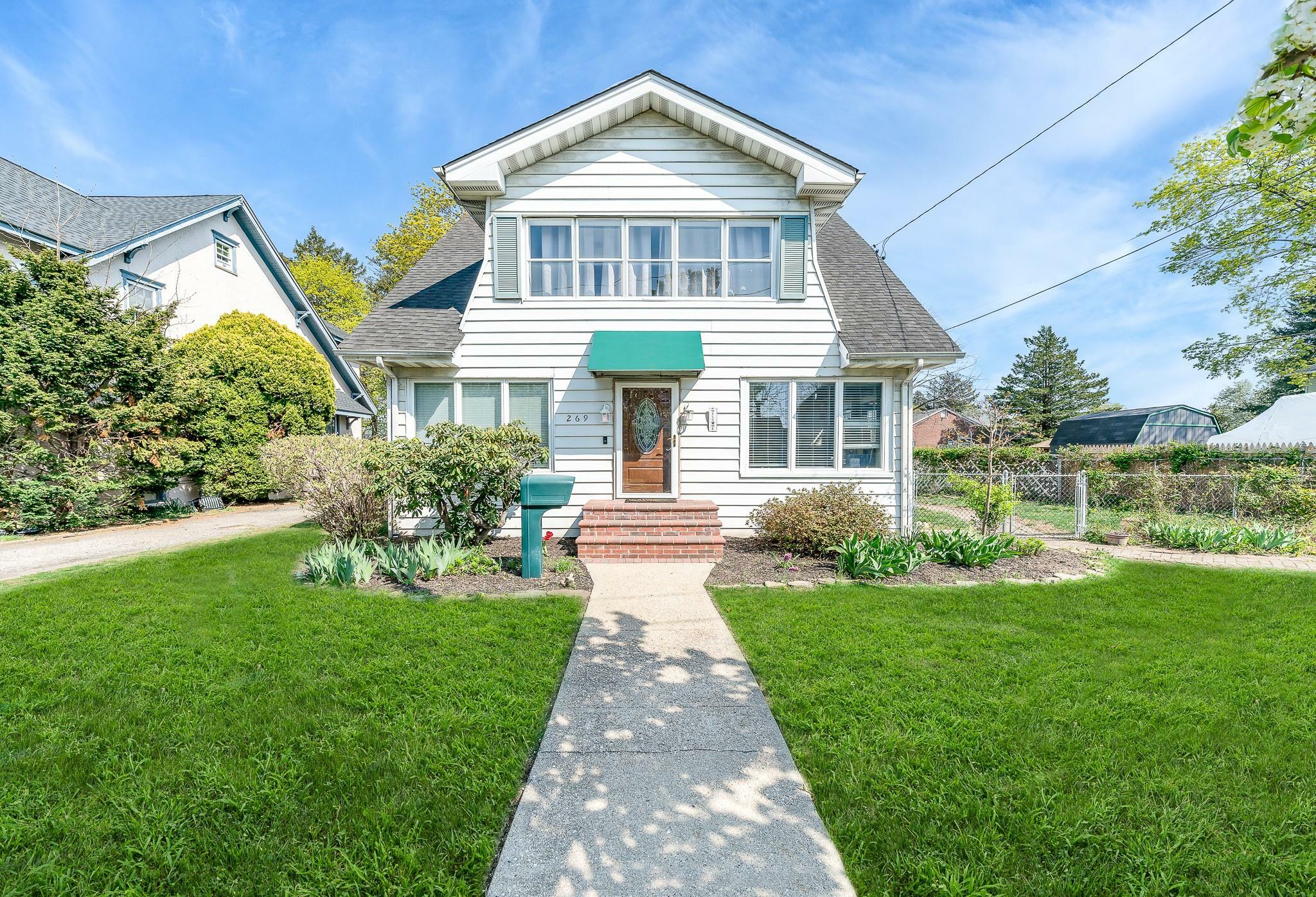 Property Photo: 269 Oakview Avenue NY 11735