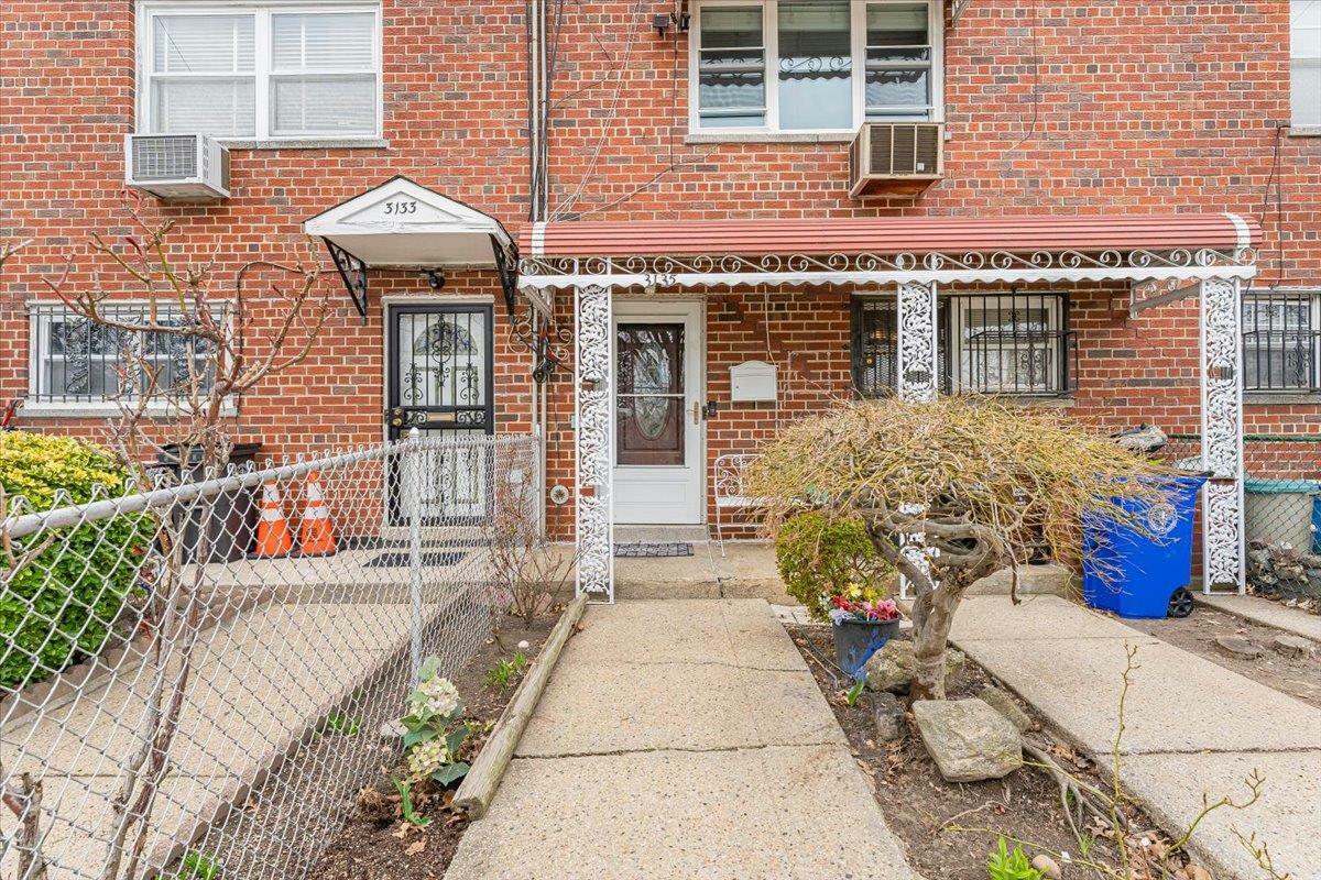 Property Photo: 3135 Gunther Avenue NY 10469