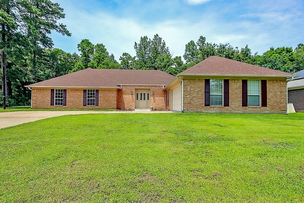 Property Photo: 606 Englewood Drive TX 75901