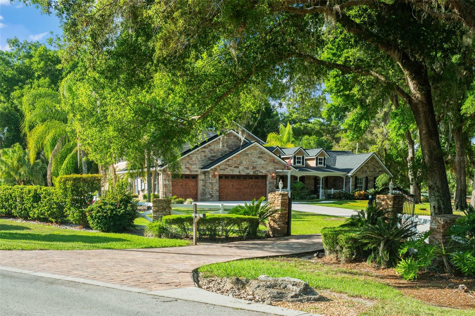 Property Photo: 111 Kentucky Blue Circle FL 32712