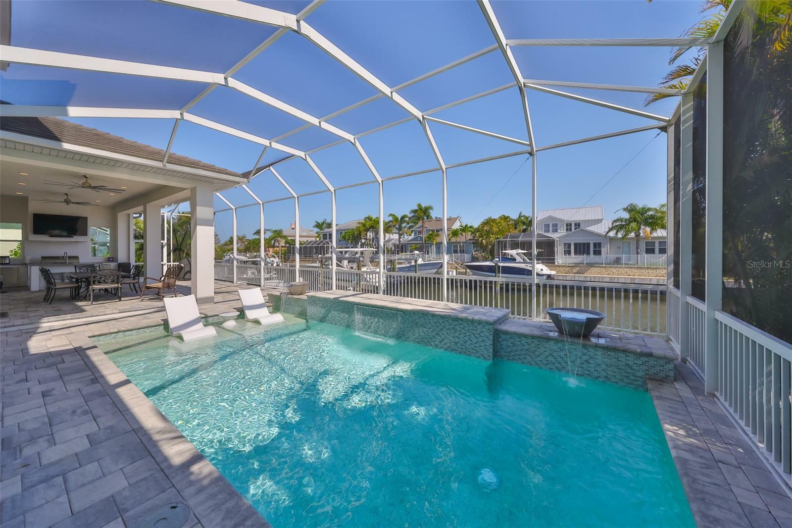 Property Photo: 715 Pinckney Drive FL 33572