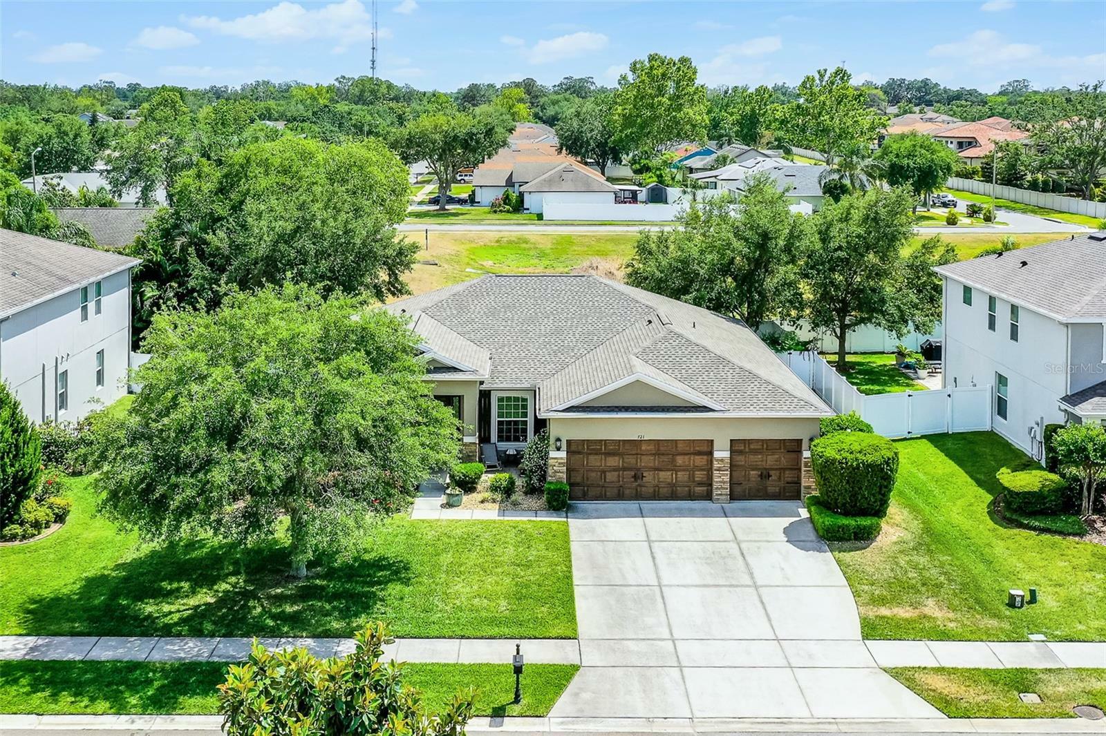 Property Photo: 721 Lake Cove Pointe Circle FL 34787