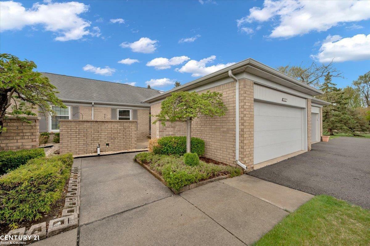 Property Photo: 48440 Milonas Dr Drive 226 MI 48315