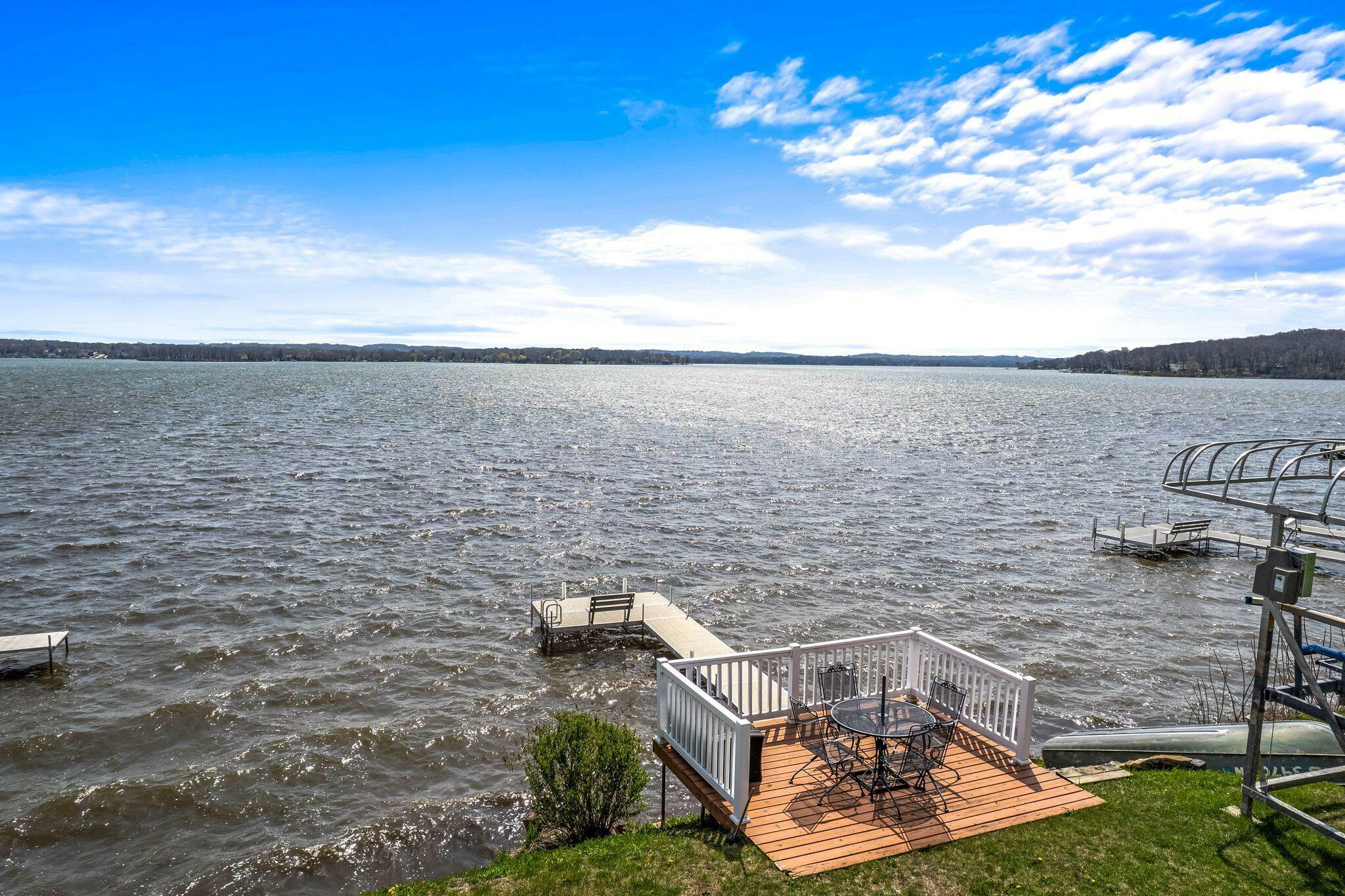 Property Photo: N39w27485 Hillside Grove Rd WI 53072