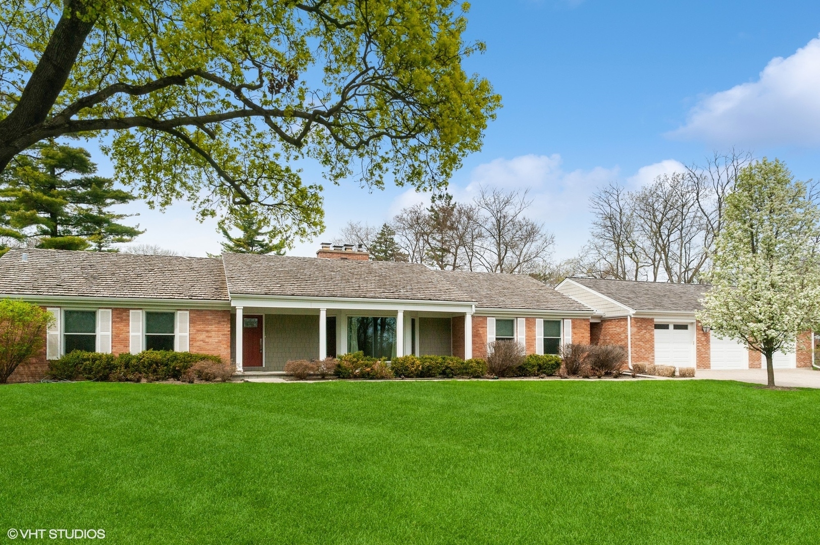 Property Photo: 380 Deerpath Square IL 60045