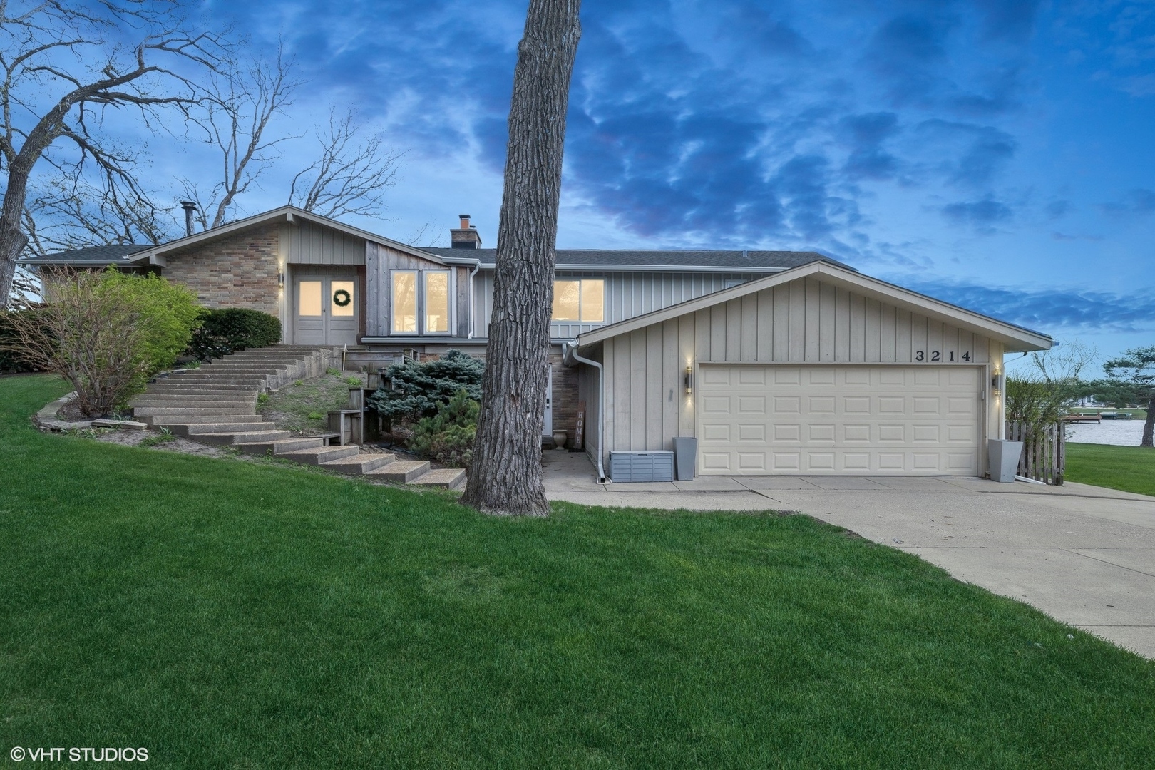 Property Photo: 3214 Cove Court IL 60051