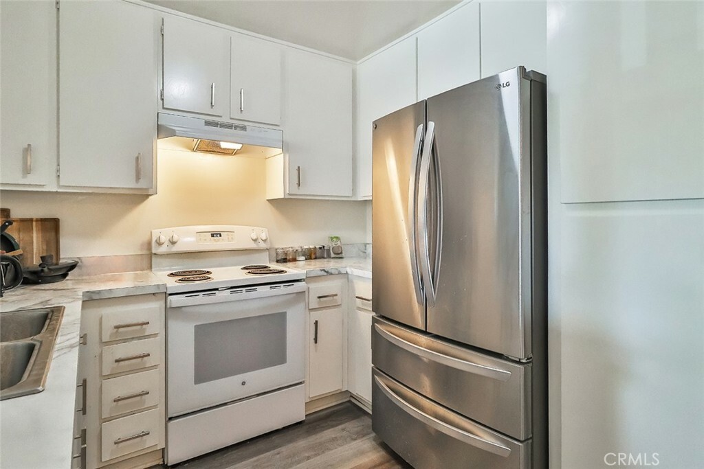 Property Photo: 1300 Saratoga Avenue 805 CA 93003