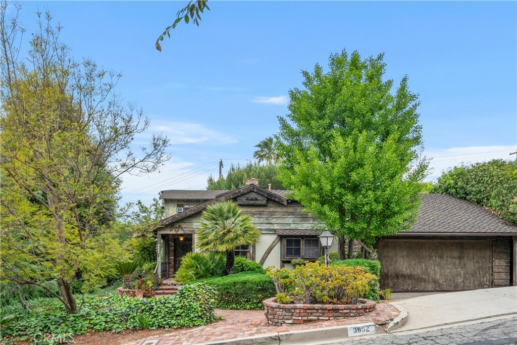 Property Photo: 3852 Eureka Dr. CA 91604
