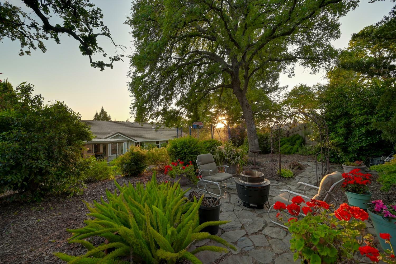 Property Photo: 109 Sharon Court CA 95630