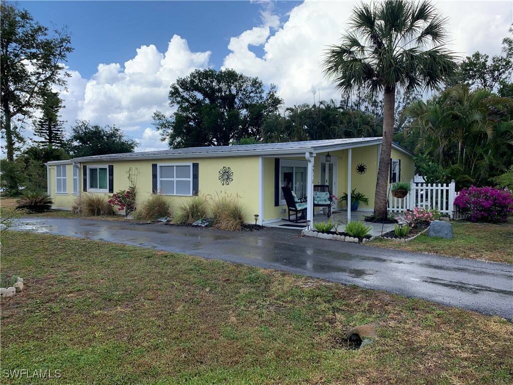 Property Photo: 4510 Alta Vista Drive FL 33950