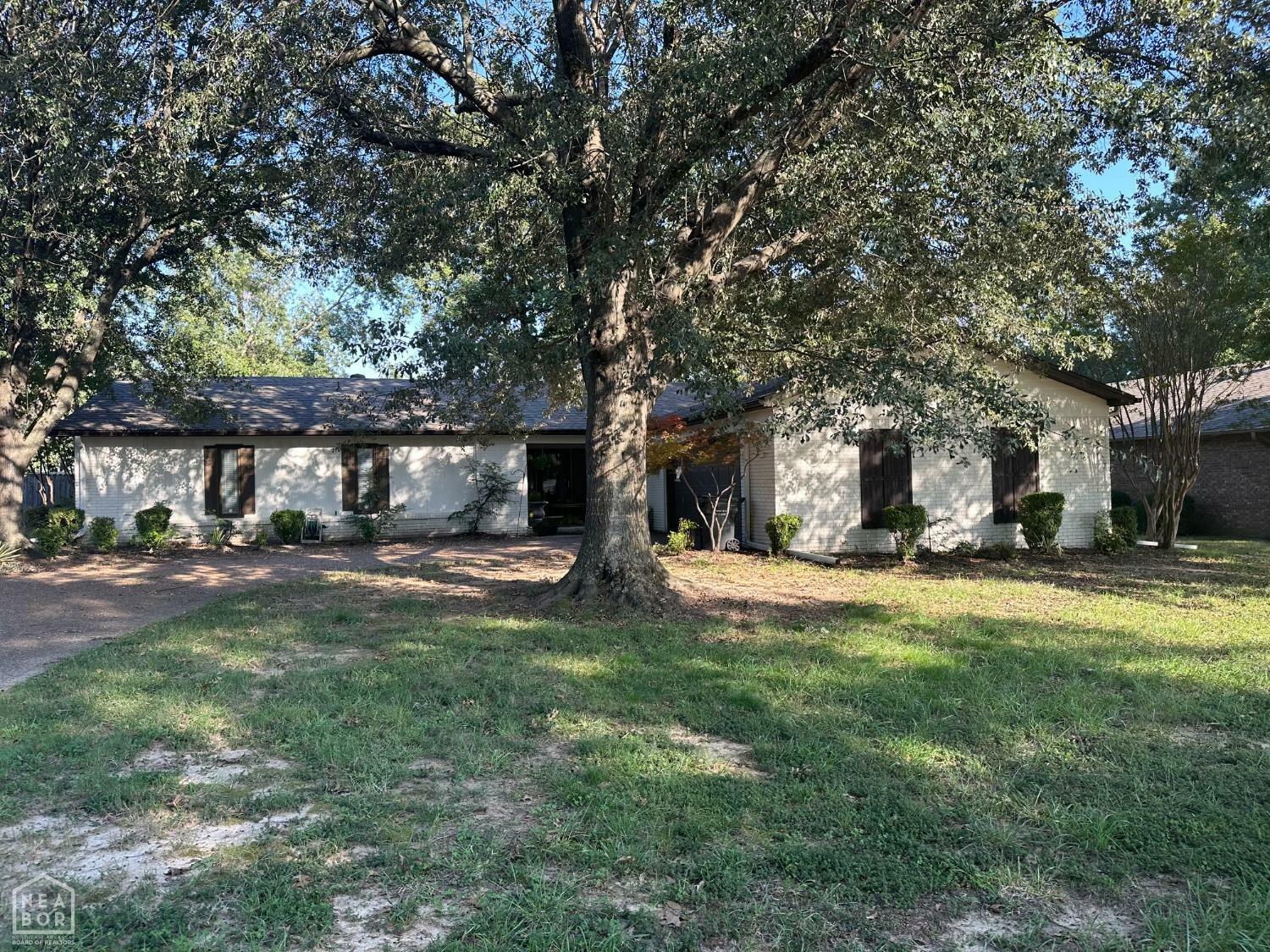 Property Photo: 3004 Greenbriar Drive AR 72401