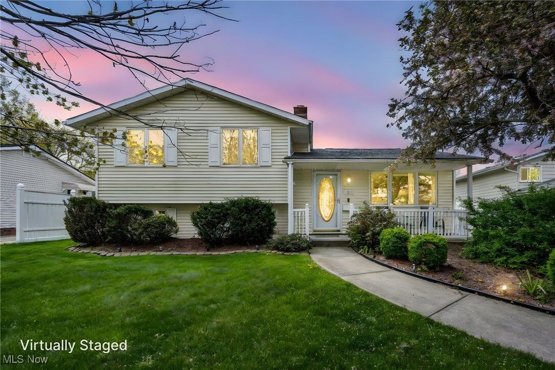 Property Photo:  462 Waterbury Drive  OH 44095 