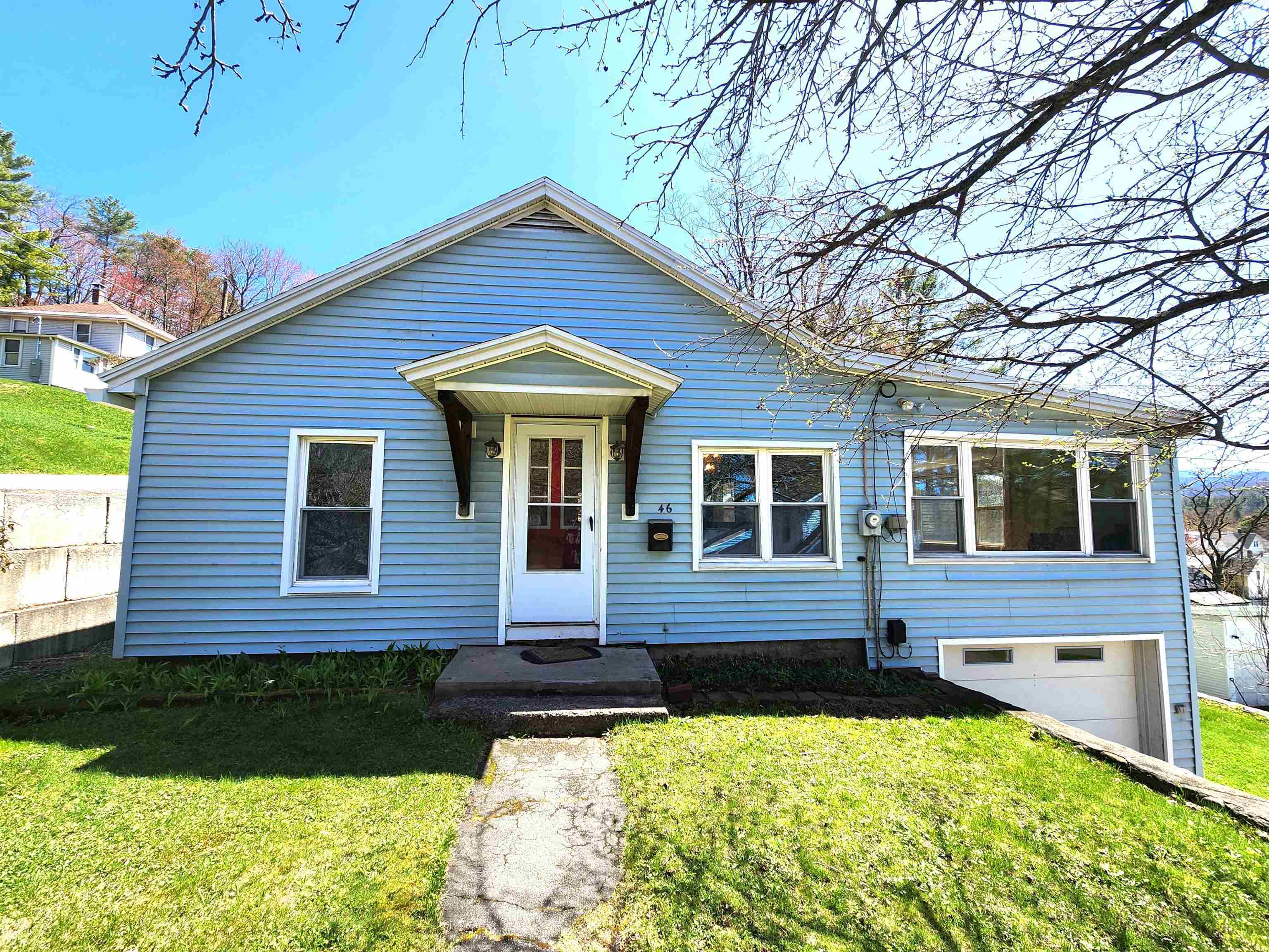 Property Photo: 46 Hill Street NH 03561