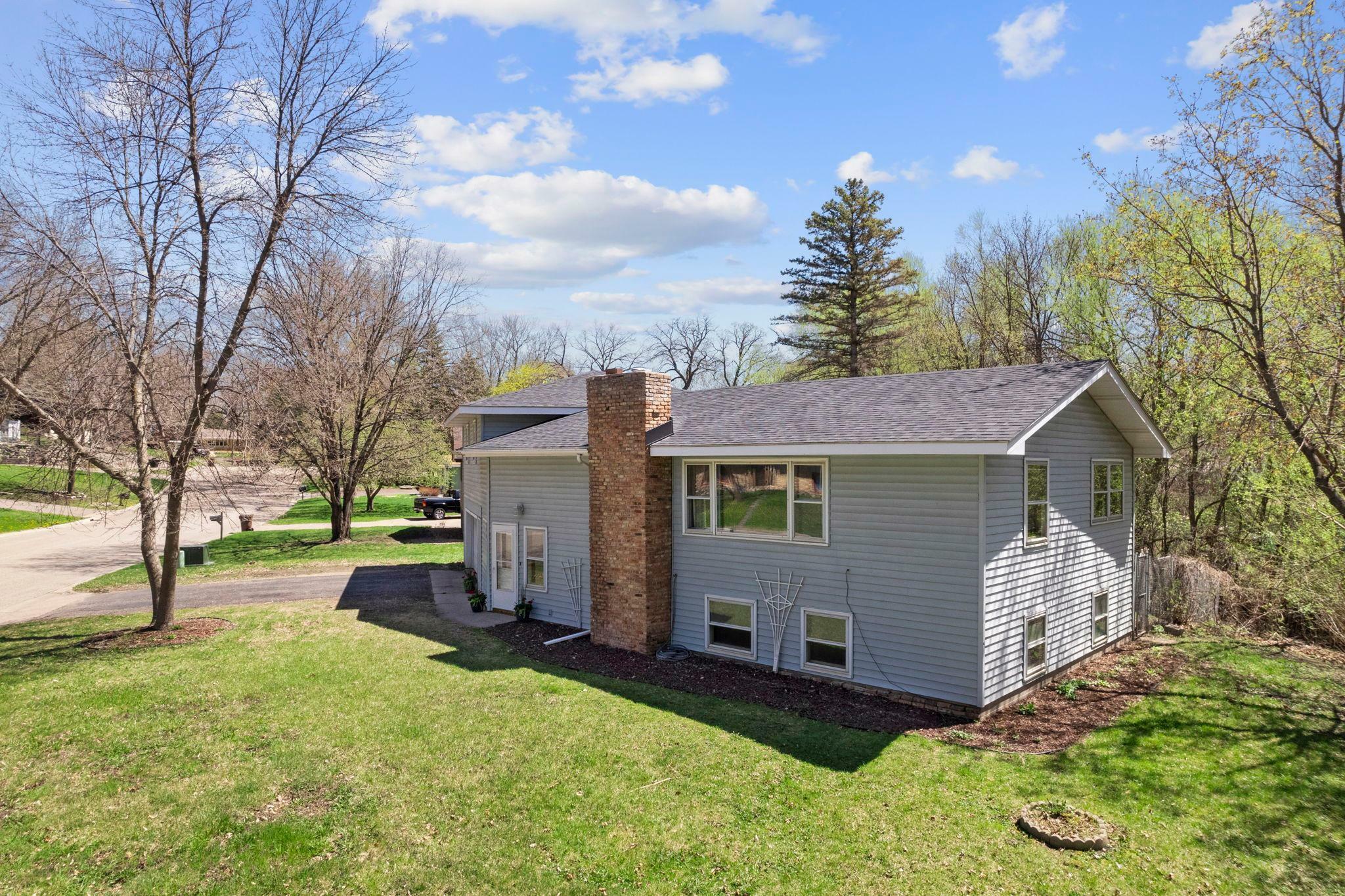 Property Photo: 600 Willow Creek Lane MN 55313