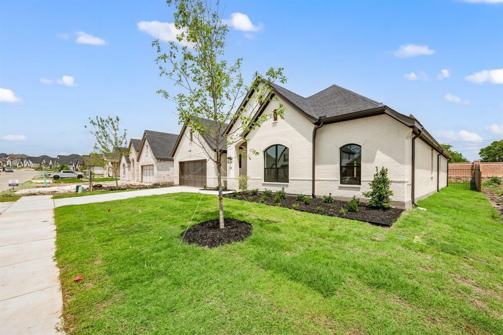 Property Photo: 502 Windchase Drive TX 76052