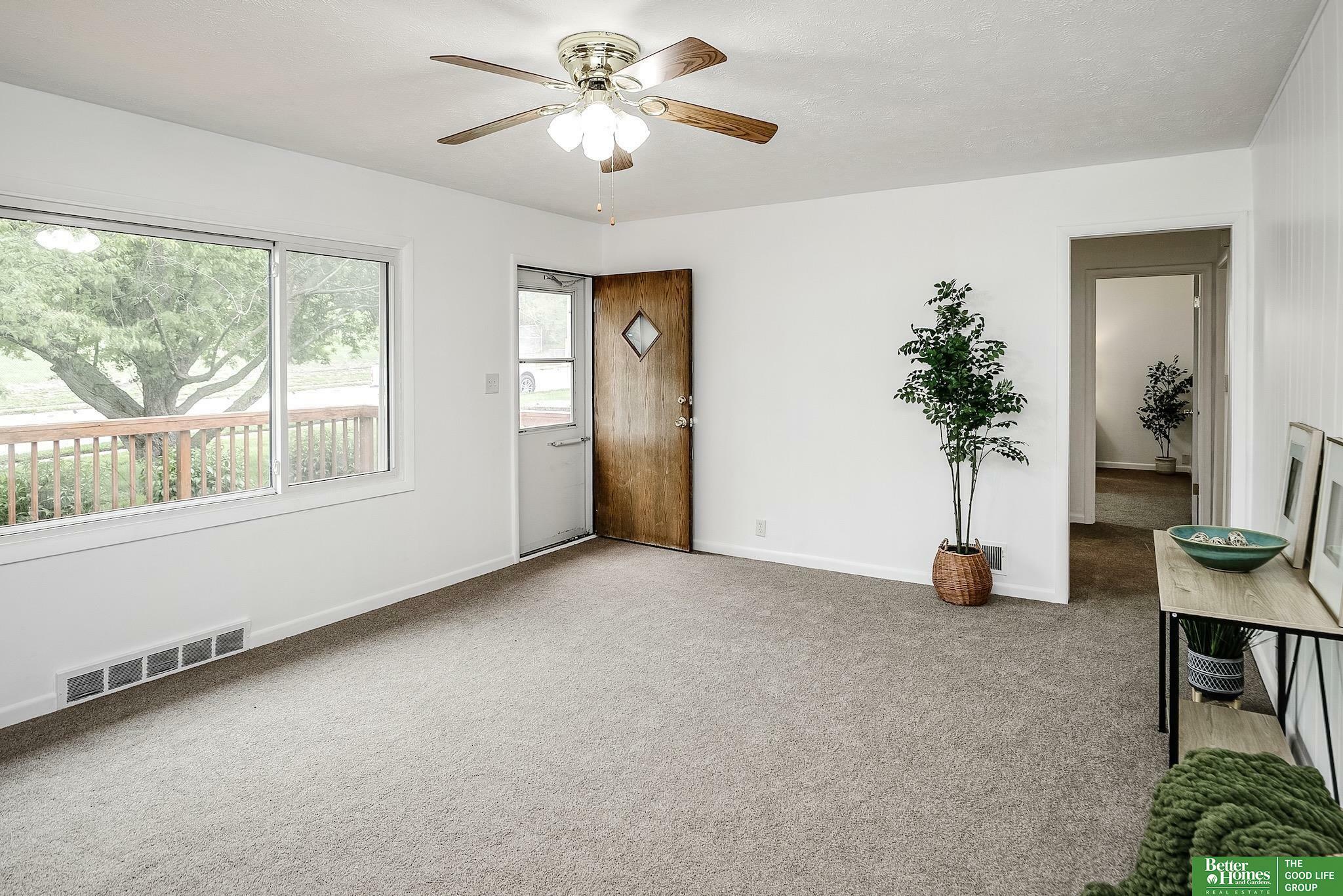 Property Photo: 1402 Lincoln Road NE 68005