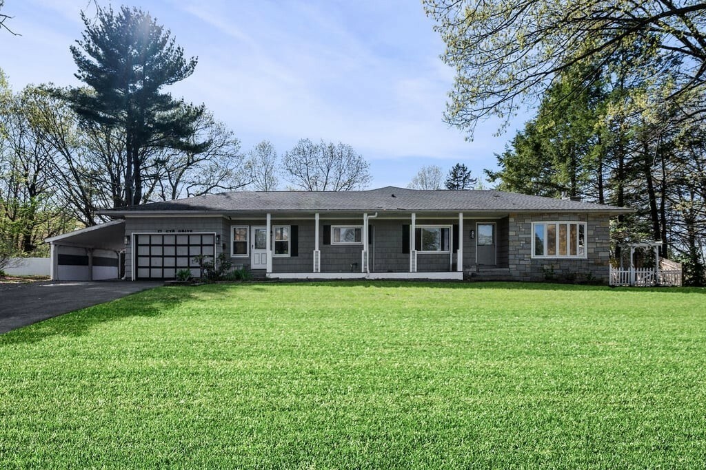 Property Photo:  17 Cyr Dr  MA 01843 