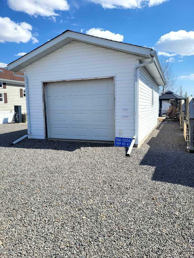 Property Photo: 10042 Township Road 422 166A AB T0C 2J0