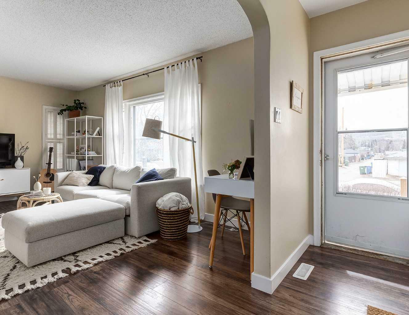 Property Photo:  8540 46 Avenue NW  AB T3B 1Y6 