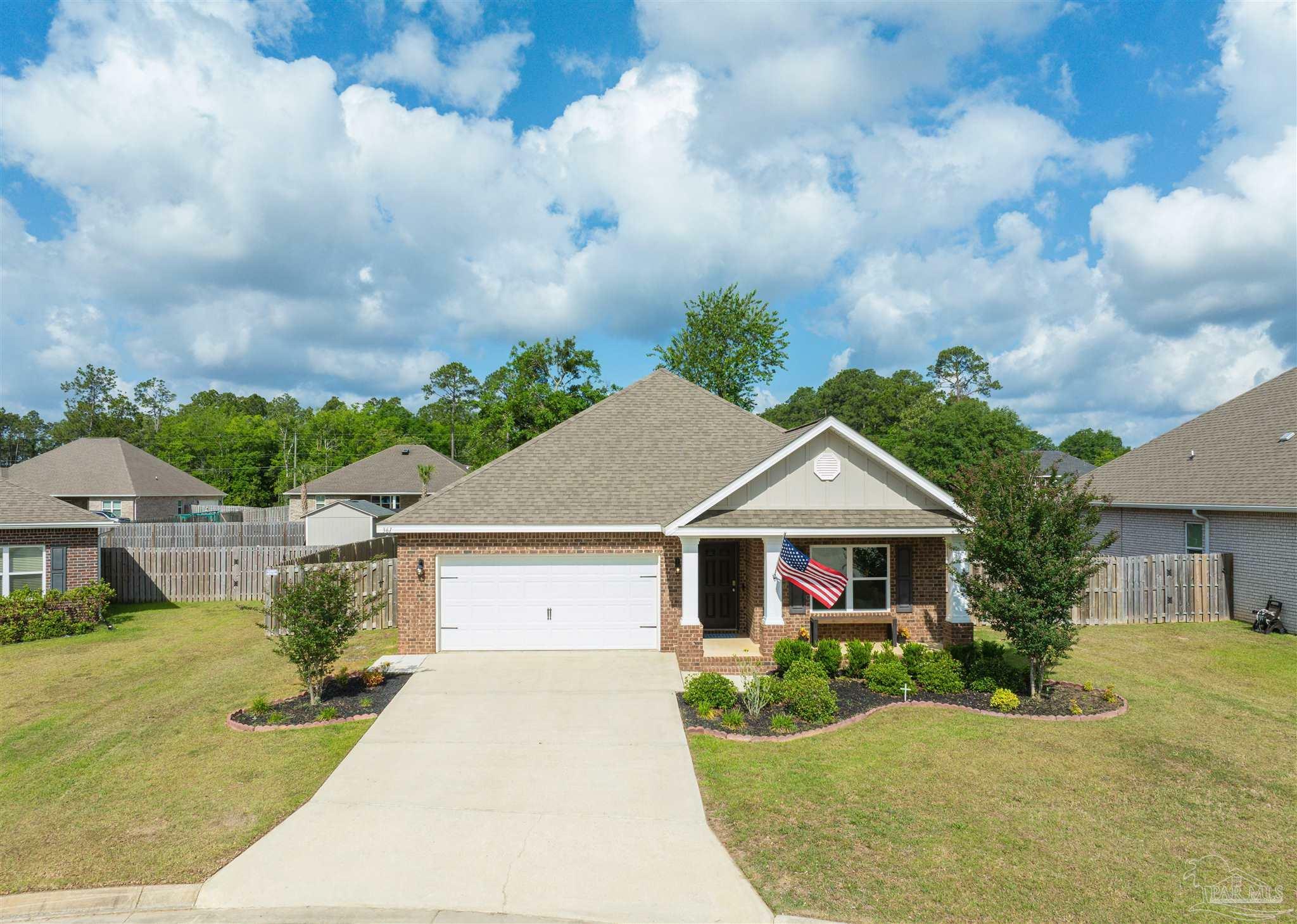 Property Photo: 361 Connie Way FL 32533